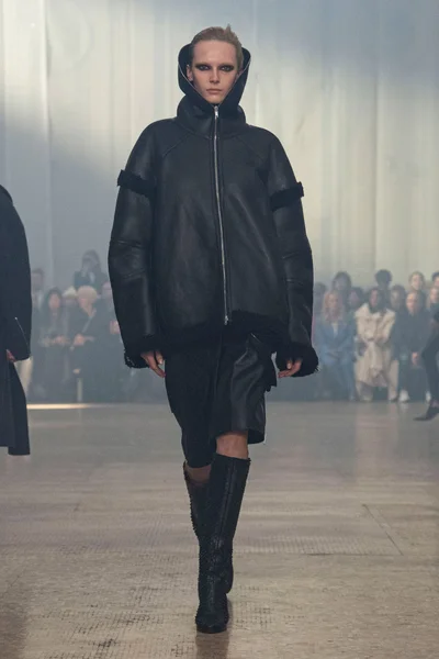 Look 43